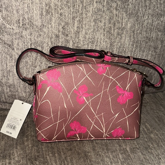 NWT Purse. Super cute stylish purse. - Picture 3 of 9